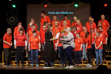 Srečanje otroških in mladinskih pevskih zborov, Naše pesmi naj donijo (8)